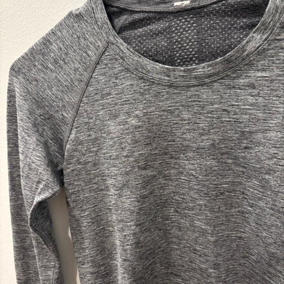 Lululemon Swiftly Tech Long Sleeve - Picture 2 of 4